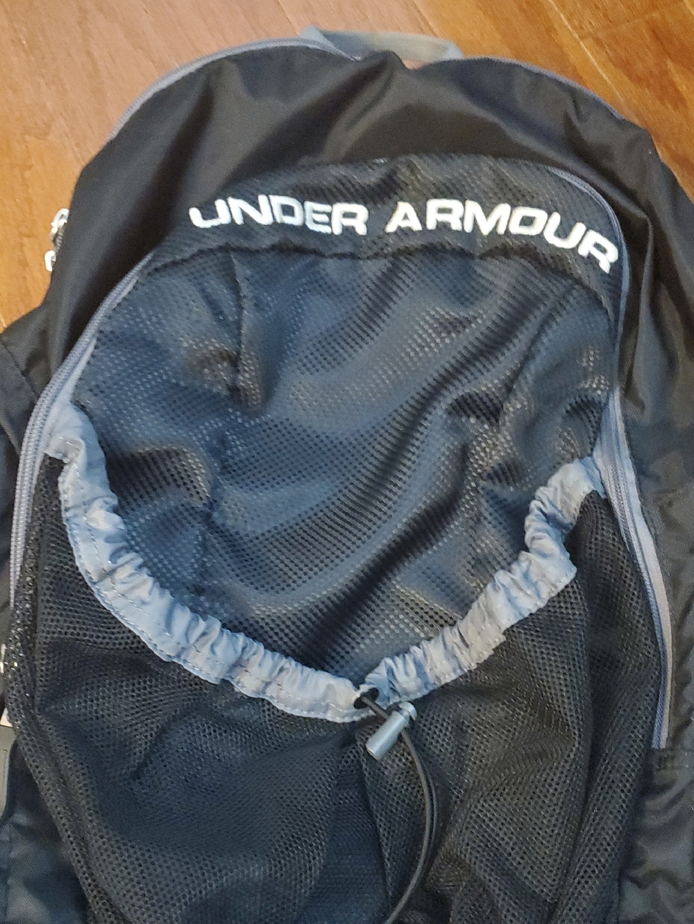 Under Armour backpack huge net black Holds Volleyball or Basketball Sports EUC
